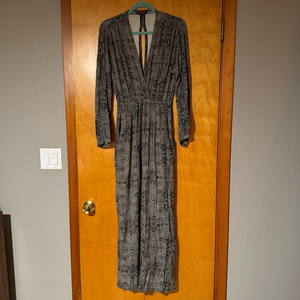 NWOT Dress Forum Long Sleeve Maxi Dress Size‎ Small